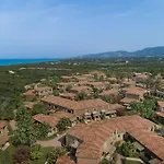 Is Serenas 4* バデージ